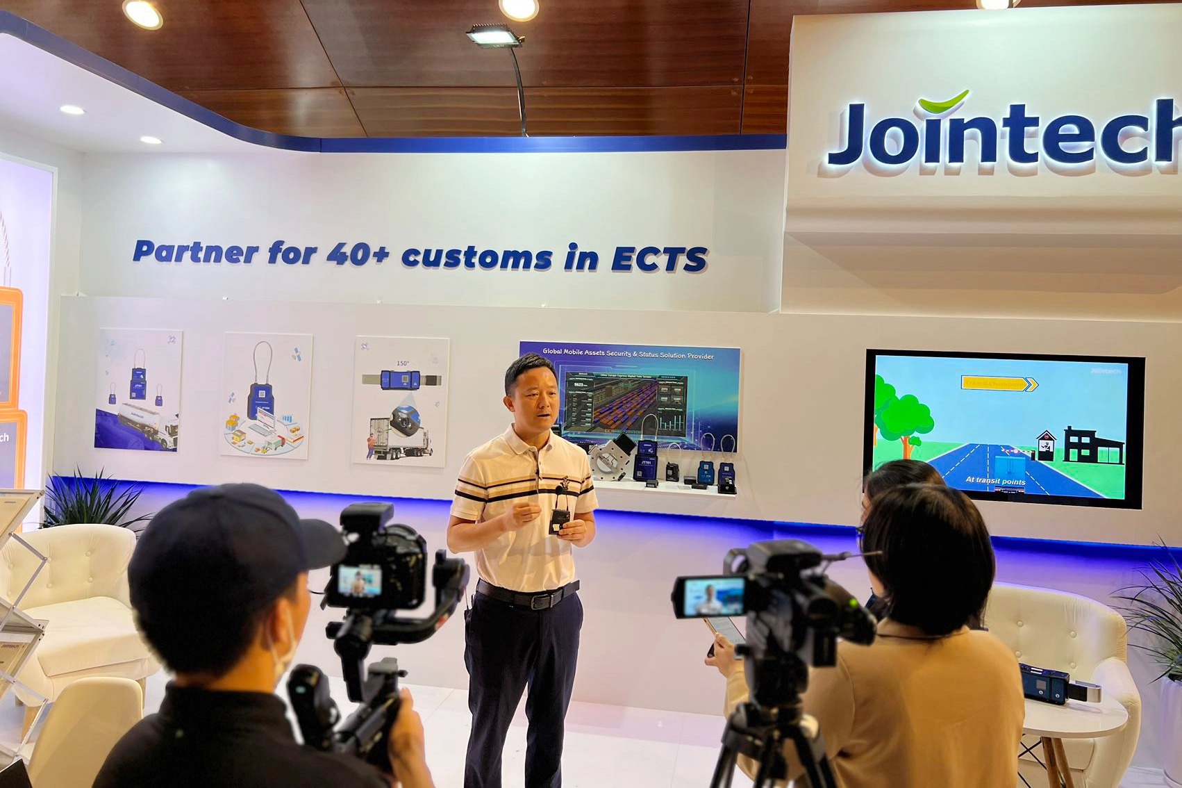 último caso de la compañía sobre JOINTECH & Vietnam Customs: Co-Creating a Nationwide Smart Supervision Network for In-Transit Cargo